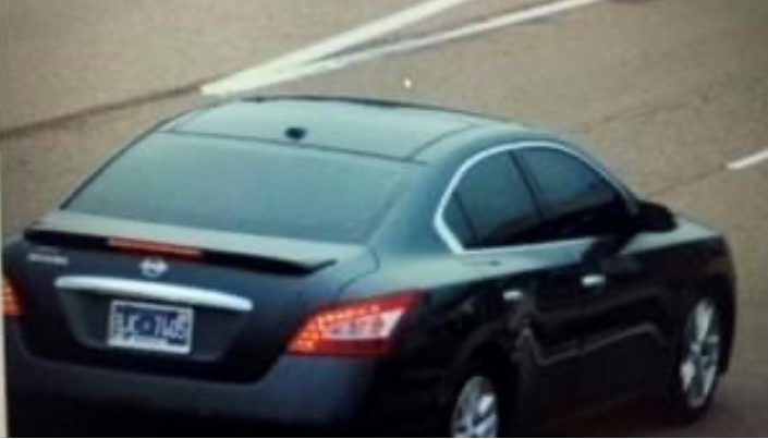 Police pursue car thieves in shootout and chase from Southaven to Memphis.