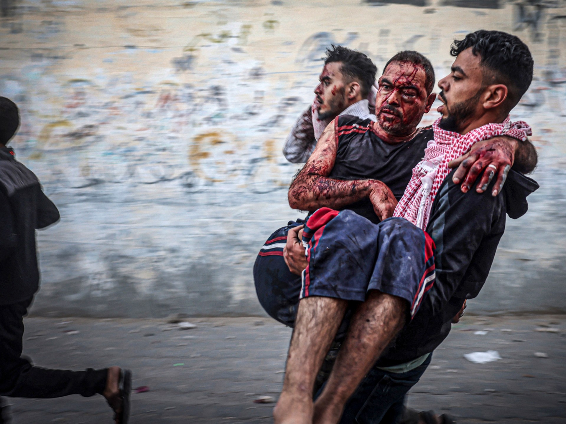 "Violence escalates as Israel launches deadly airstrikes on Gaza before ceasefire"