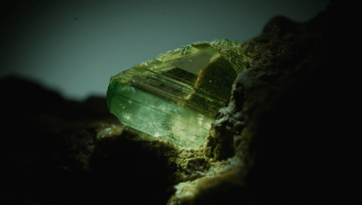 Featured image for "Swiss Breakthrough Simplifies Diamond Hunting with Olivine Discovery"