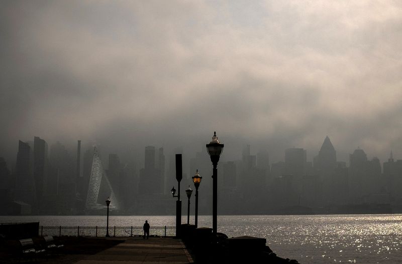 "Unprecedented February Heatwave Sweeps Across the US, Setting Record High Temperatures"