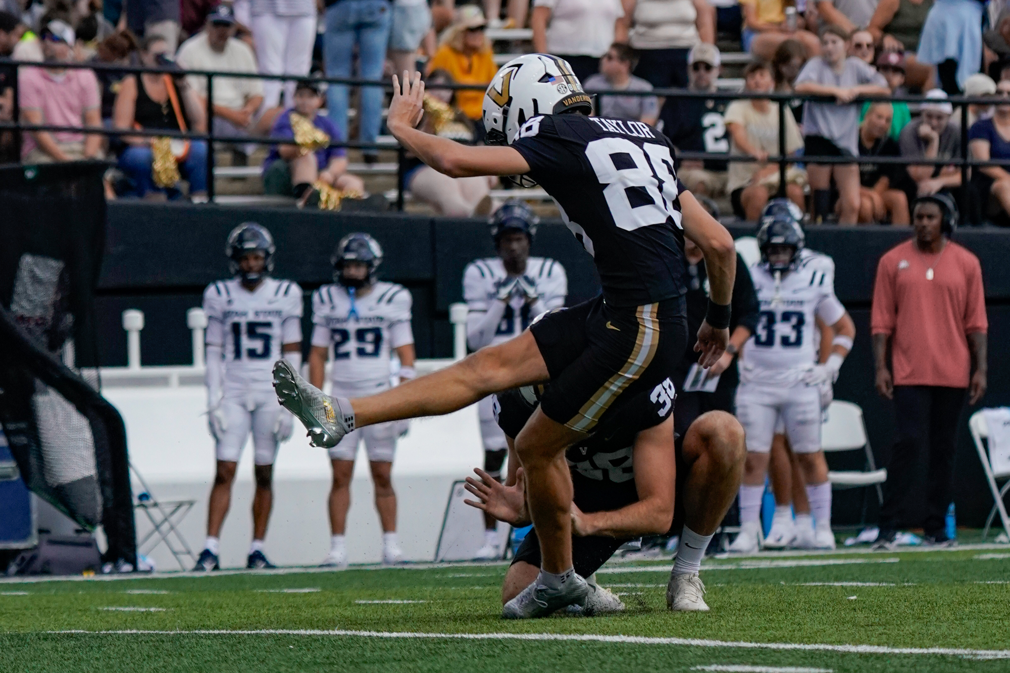Featured image for Vanderbilt Football Prepares for College GameDay with Kicking Clinic and Focused Play