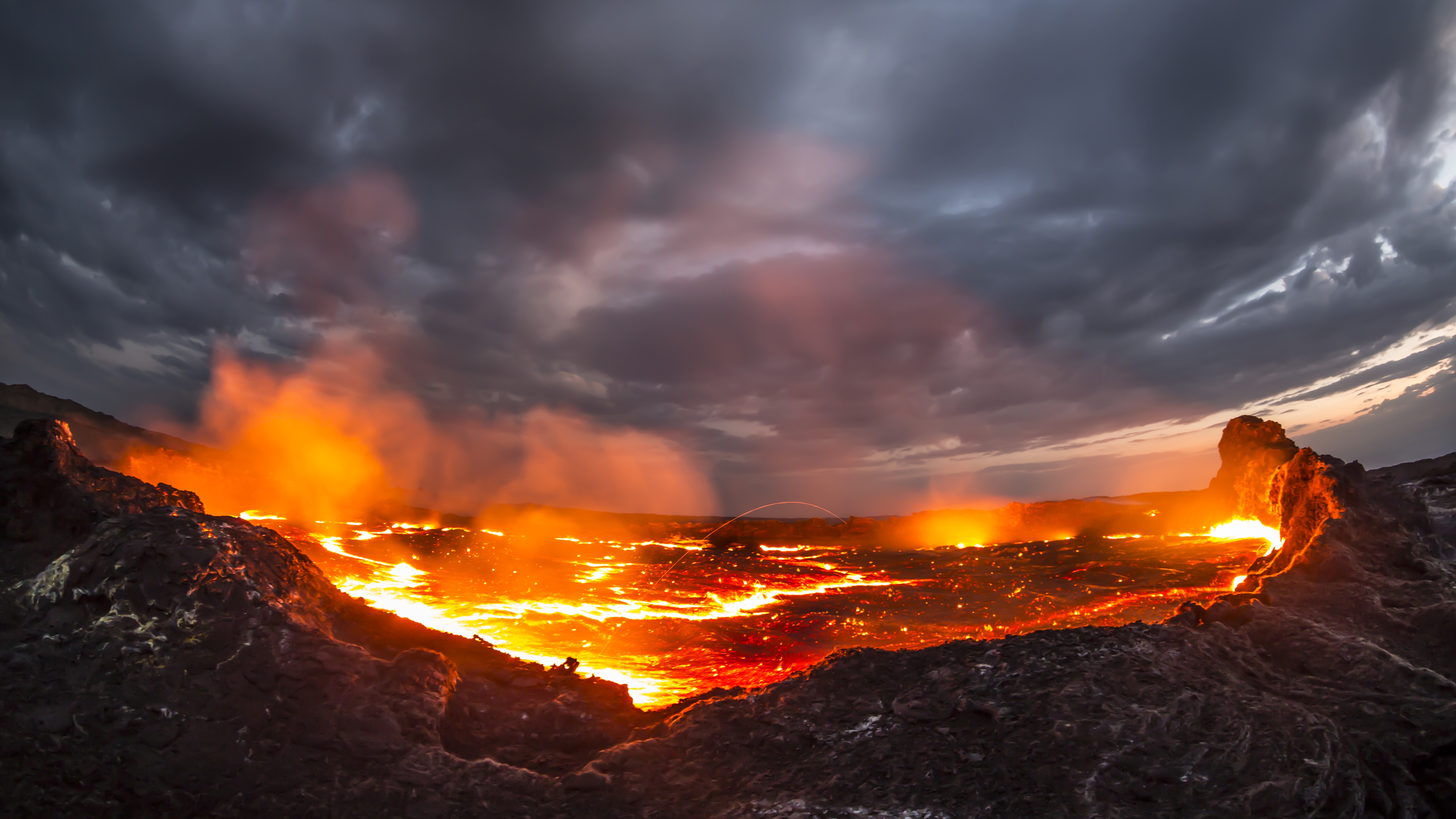 Featured image for Deep Mantle Superplume Threatens to Split Africa in Two