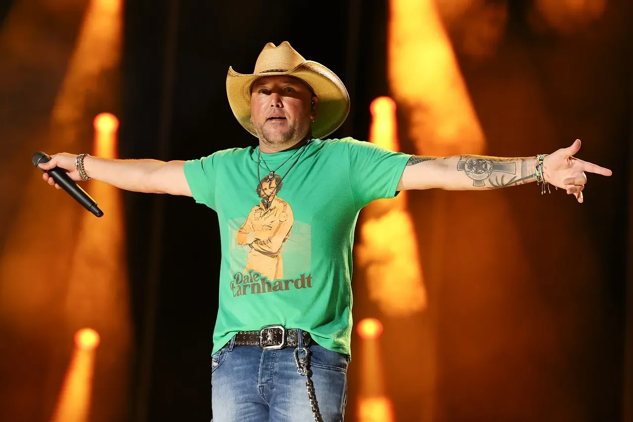 "Jason Aldean's Controversial Song Tops iTunes Charts, Sparks Backlash"