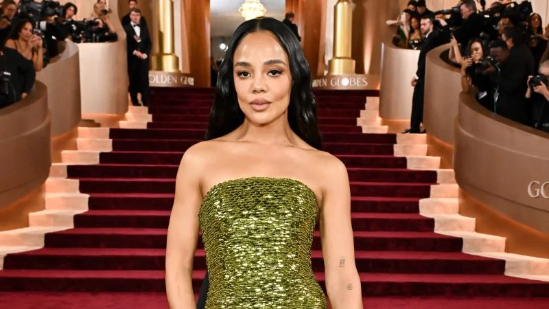 Quiet Globes: Hollywood Keeps a Calm, Politically Muted Night