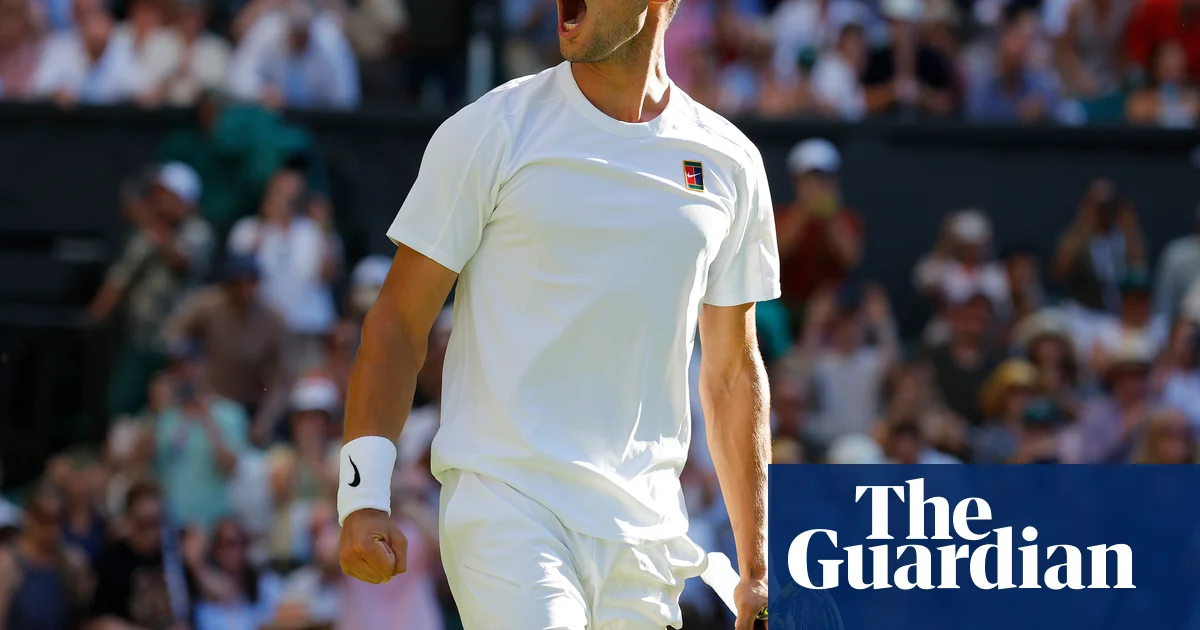 Featured image for Alcaraz Overcomes Fognini in Five-Set Thriller at Wimbledon