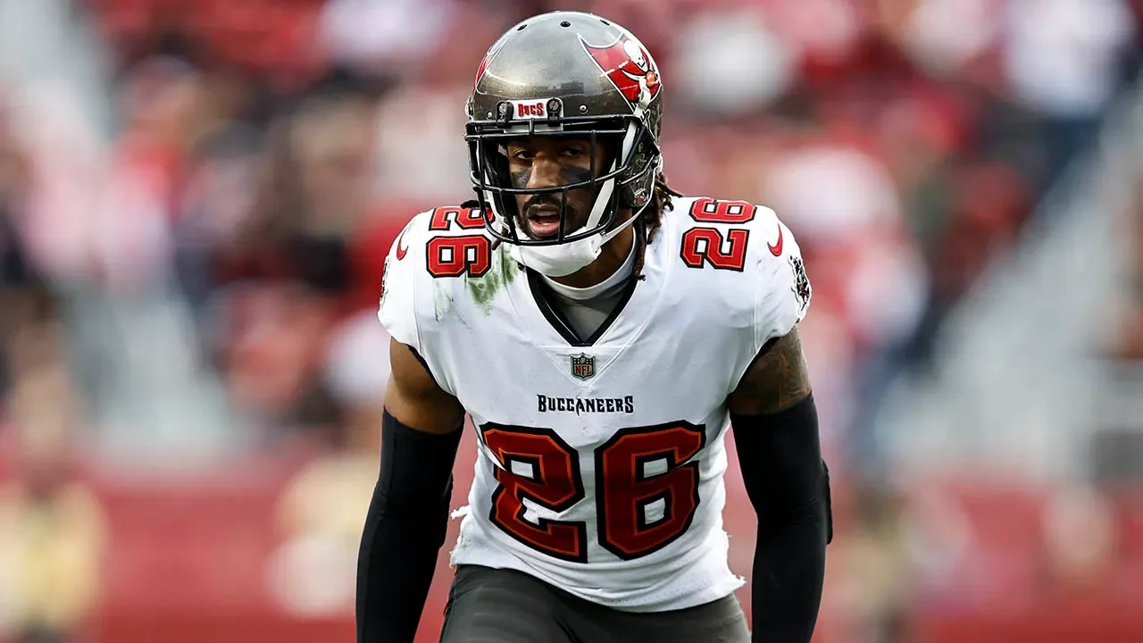 49ers Bolster Defense with Super Bowl Champion Signing, Release RB in Preparations for Playoffs