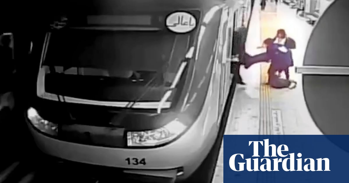 Featured image for Tragic Death of Iranian Teenager Sparks International Mourning