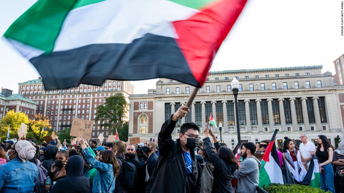 "Humanitarian Aid Reaches Gaza Amid Ongoing Israel-Hamas Conflict"