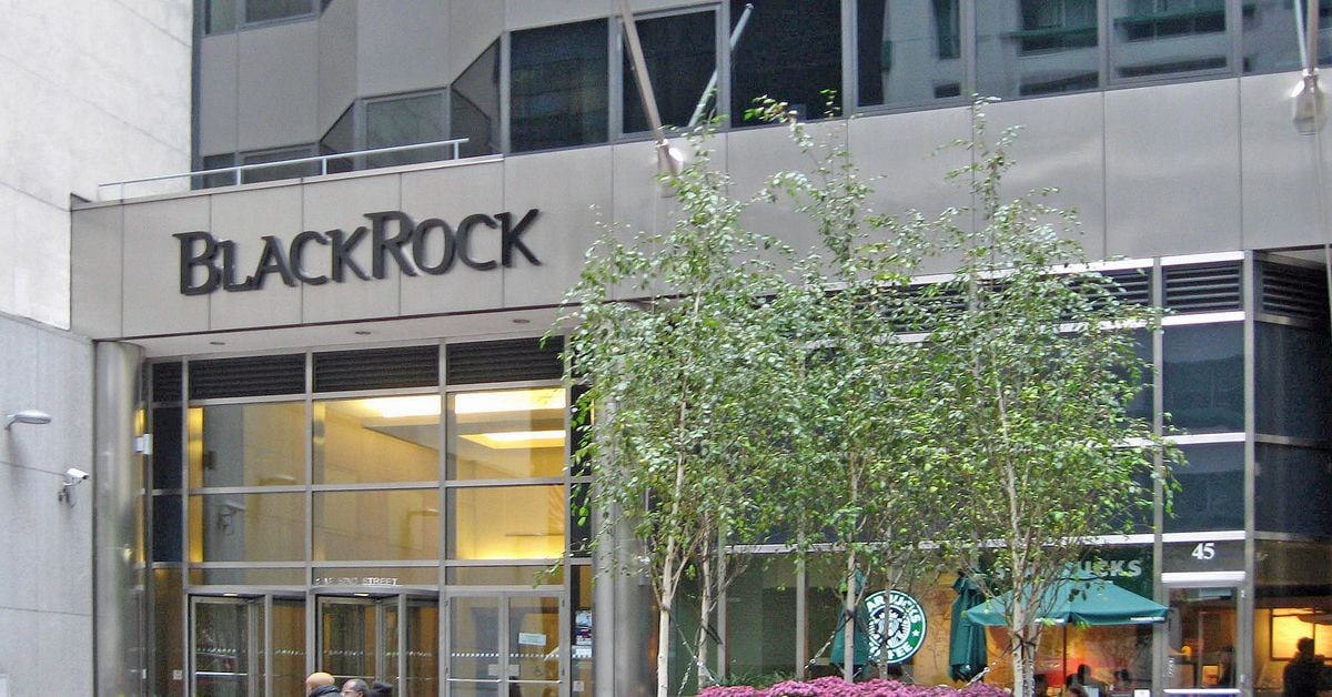 "Bitcoin ETF Competition Heats Up as BlackRock and Fidelity Lead Inflows"