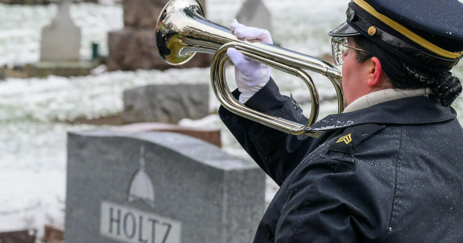 Notre Dame Bids Farewell to Lou Holtz, Football Icon