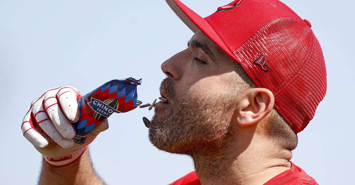 "Yankees and Reds Set to Face Off in Exciting Series"