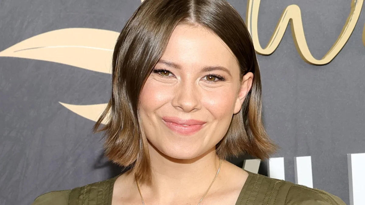 Featured image for Bindi Irwin Relocates to the U.S. with Daughter Grace