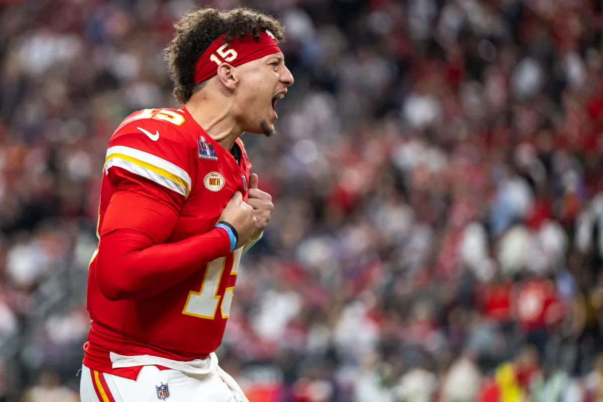 Featured image for "Patrick Mahomes Restructures Contract, Creates $21.6M Cap Space for Chiefs"