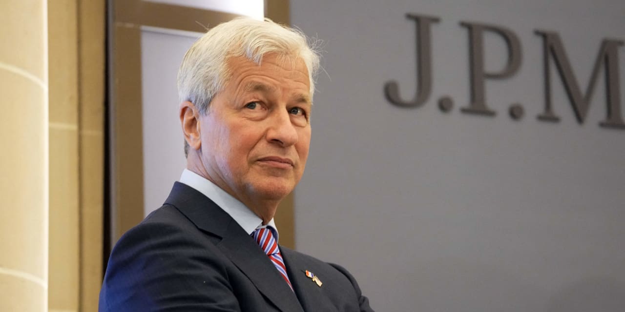 JPMorgan's AI Investment Advisor Signals Banks Following Tech's Lead.