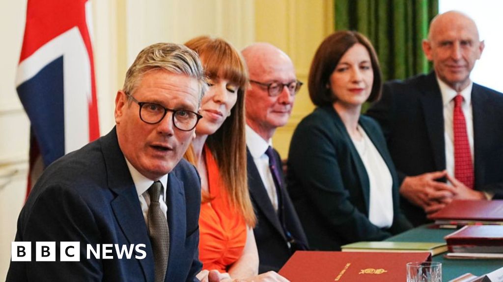 Featured image for Starmer's Relaunch: A Bold Plan or a Desperate Move?