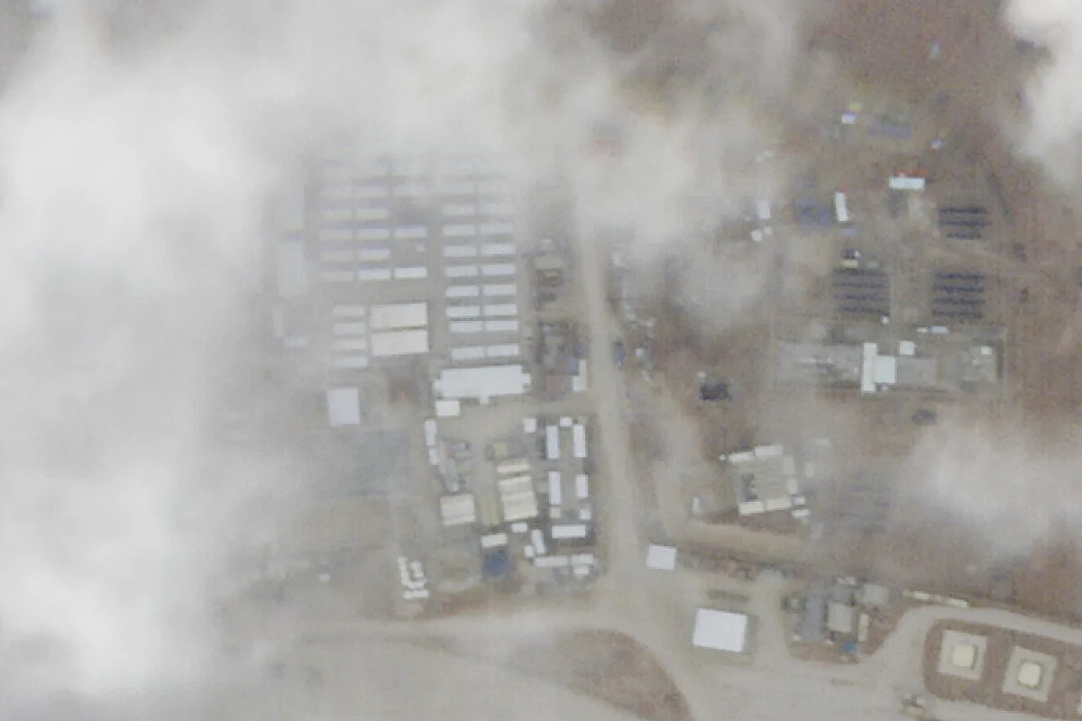"US and UK Launch Strikes on Houthi Targets in Retaliation for Iran-Backed Attacks"
