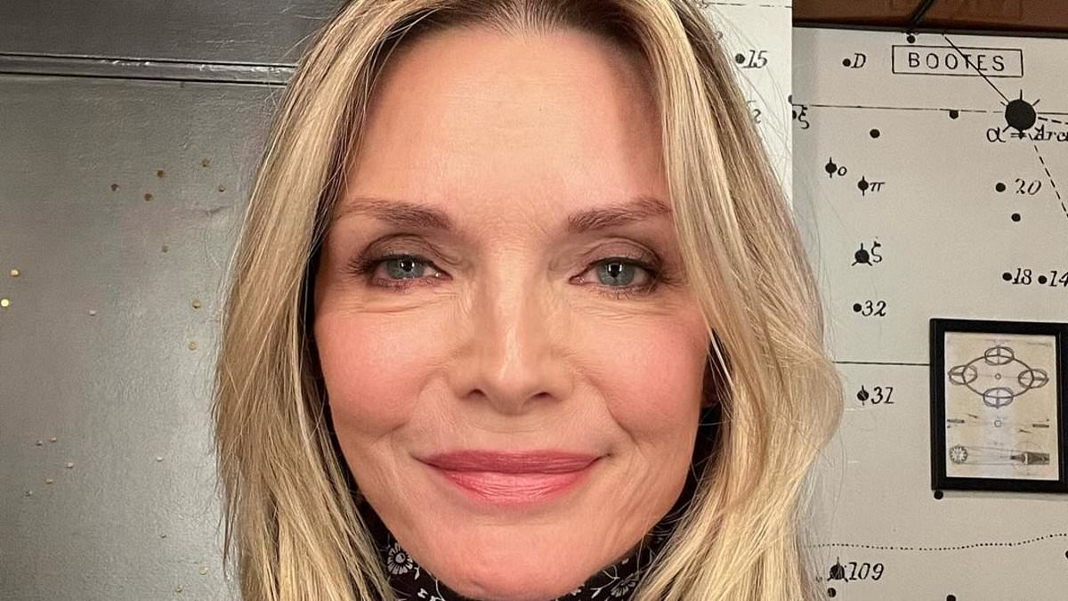 Featured image for "Michelle Pfeiffer's Glamorous Post-Thanksgiving Selfie Shines with Roast Turkey Pride"