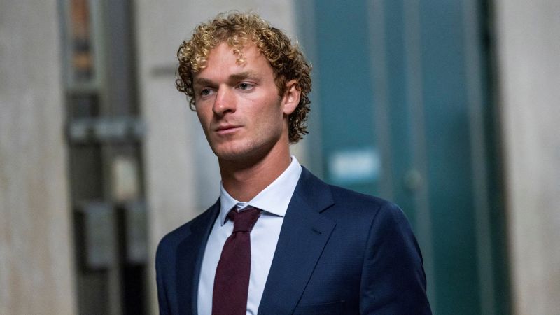 Featured image for Subway Chokehold Video Shown in Daniel Penny Manslaughter Trial