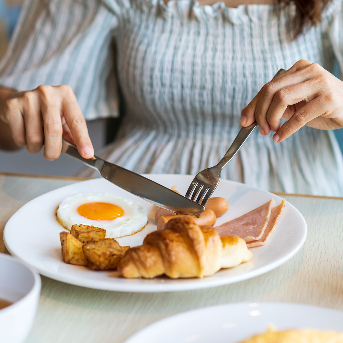 The Breakfast Mistake That Leads to Weight Gain, According to Doctors