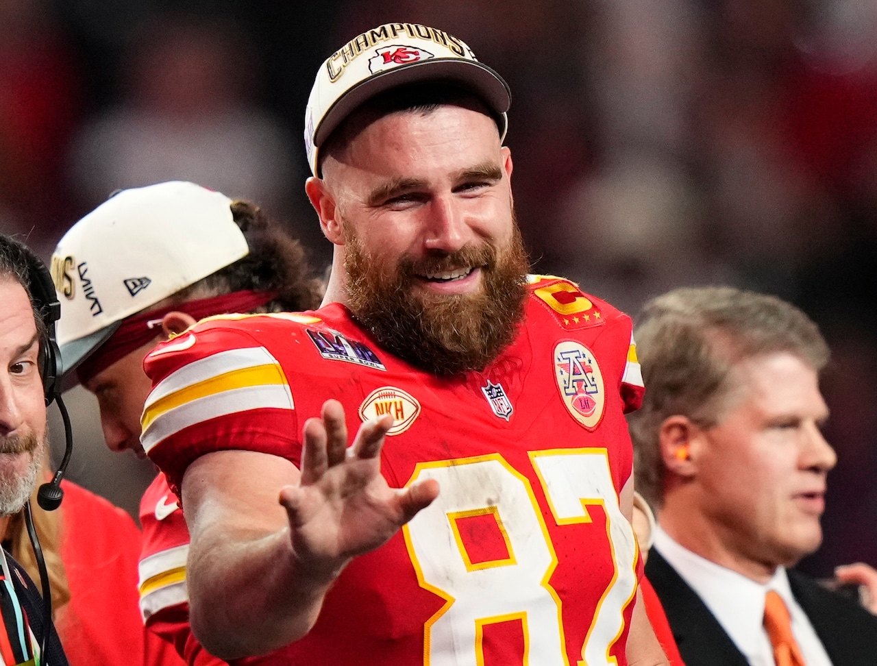Featured image for Travis Kelce to Host Celebrity Game Show, Possibly Featuring Taylor Swift