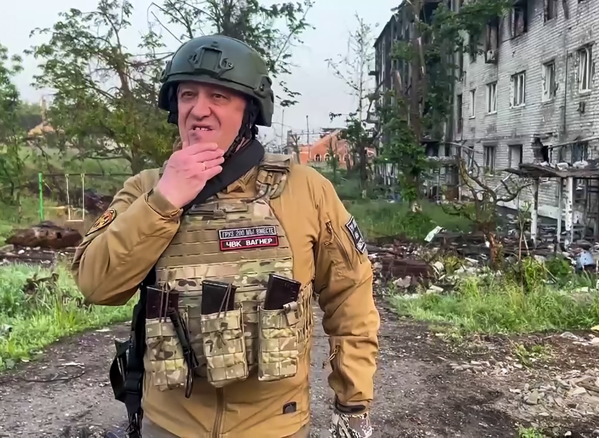 Featured image for Putin Links Hand Grenades to Wagner Mercenary Chief's Plane Crash