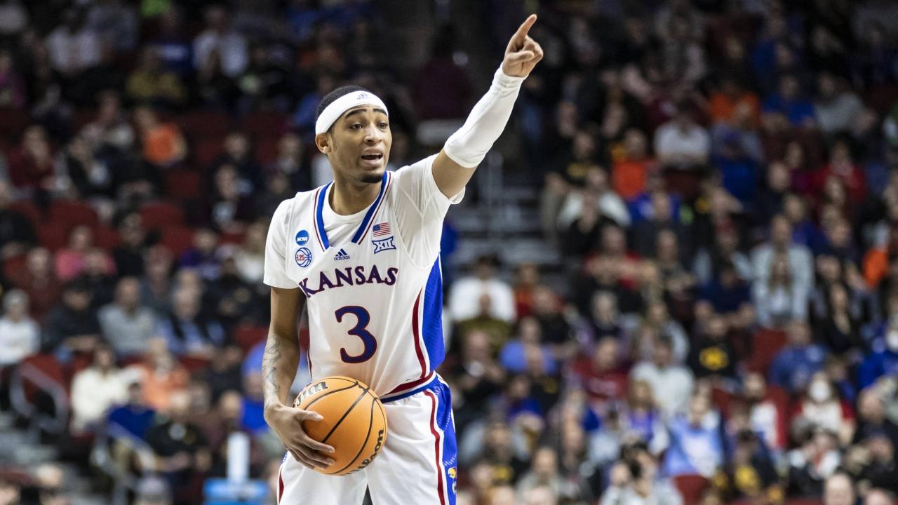 Kansas and Duke top Power 36 rankings after NCAA draft withdrawal deadline.