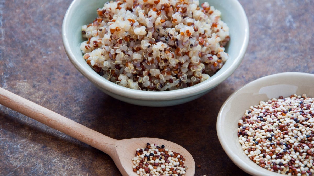 Featured image for "Quinoa Unveiled: Nutrition, Health Benefits, and Celebrity Popularity"