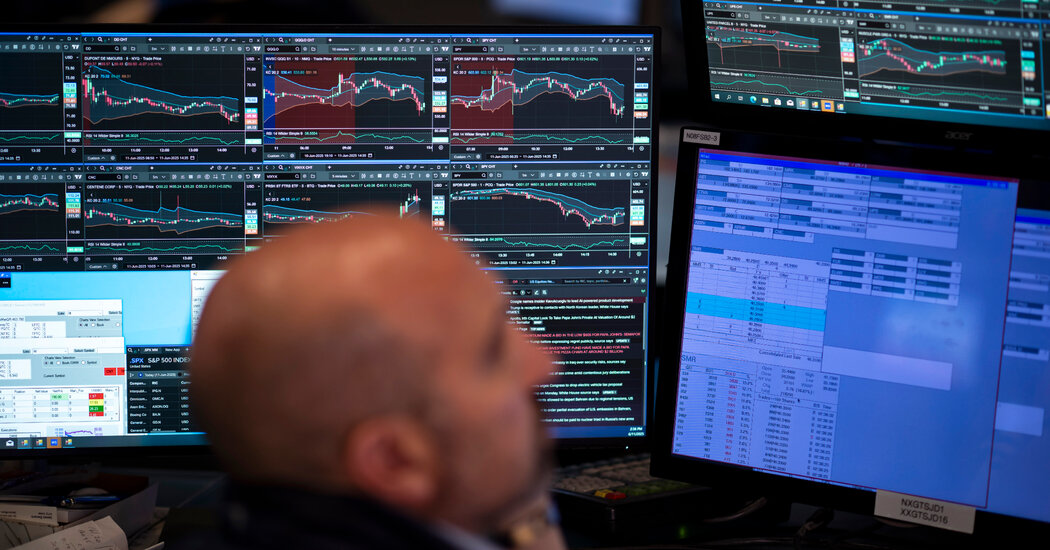 Featured image for S&P 500 Nears Record High Amid Global Trade Talks and Uncertainty