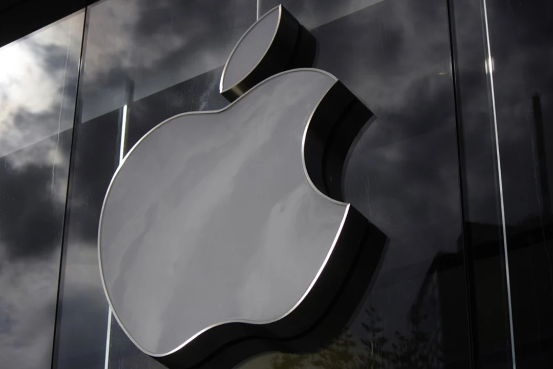 "Analyzing Apple's Stock Performance and Future Prospects"