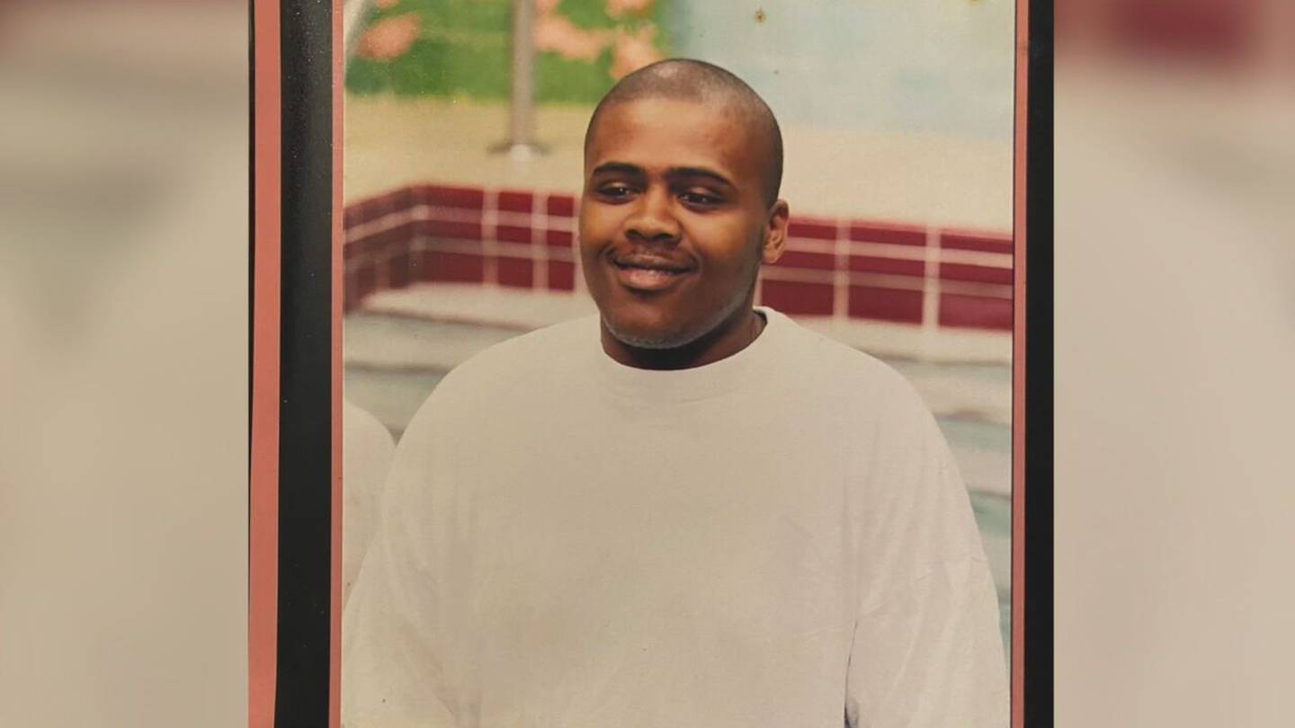 Colin Kaepernick funds independent autopsy for inmate allegedly killed by bed bugs in jail.