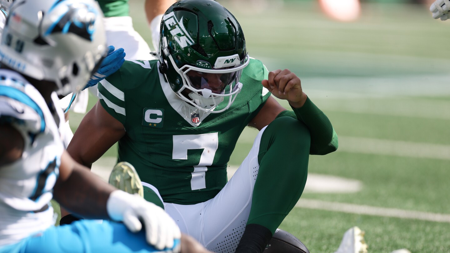 Featured image for Jets bench Justin Fields, turn to Tyrod Taylor amid ongoing struggles