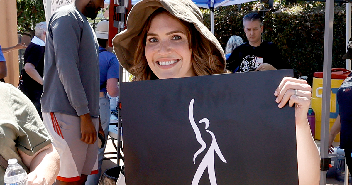 Featured image for Mandy Moore's Penny-Sized Streaming Residual Check