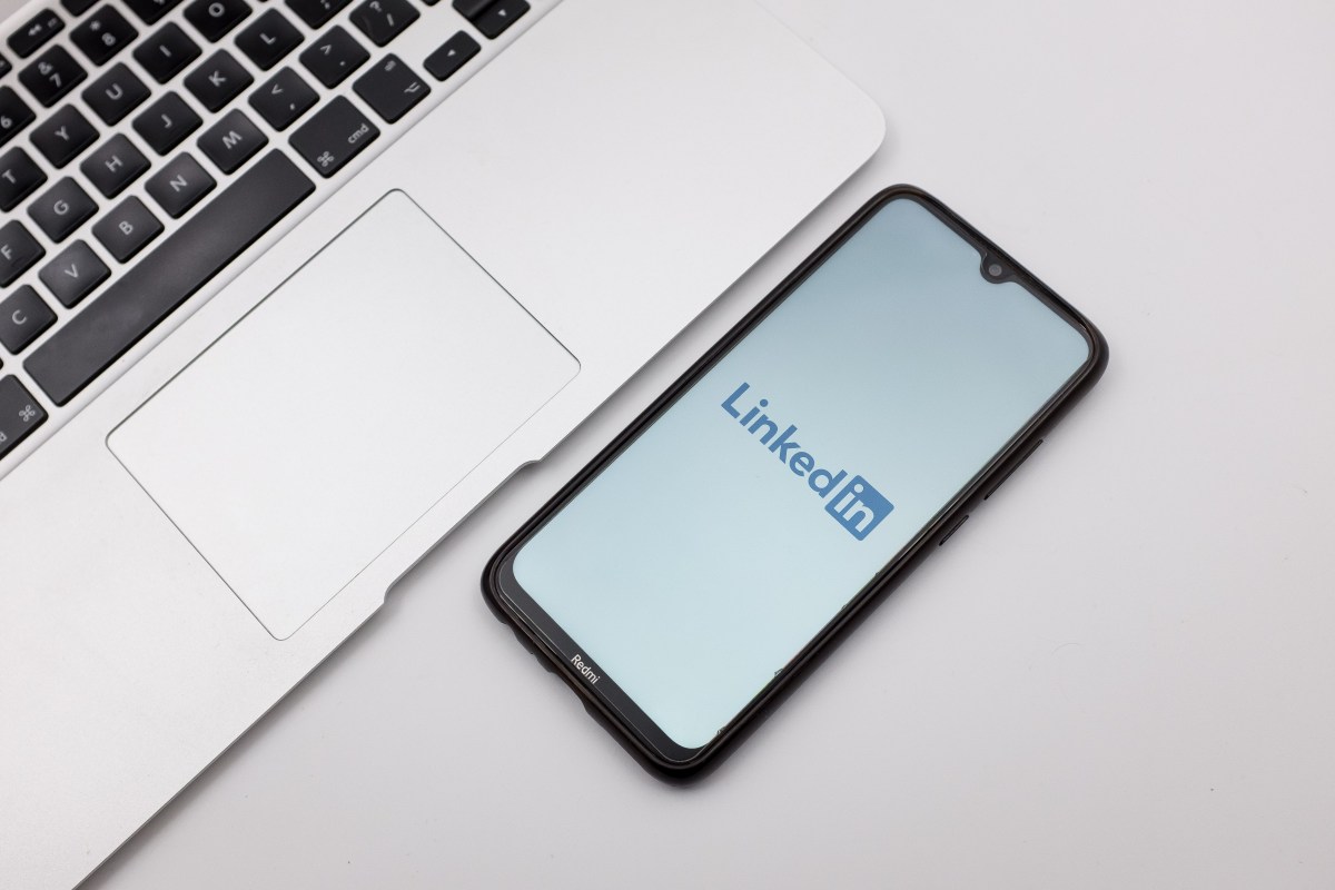 LinkedIn introduces free identity and employment verification with CLEAR partnership.