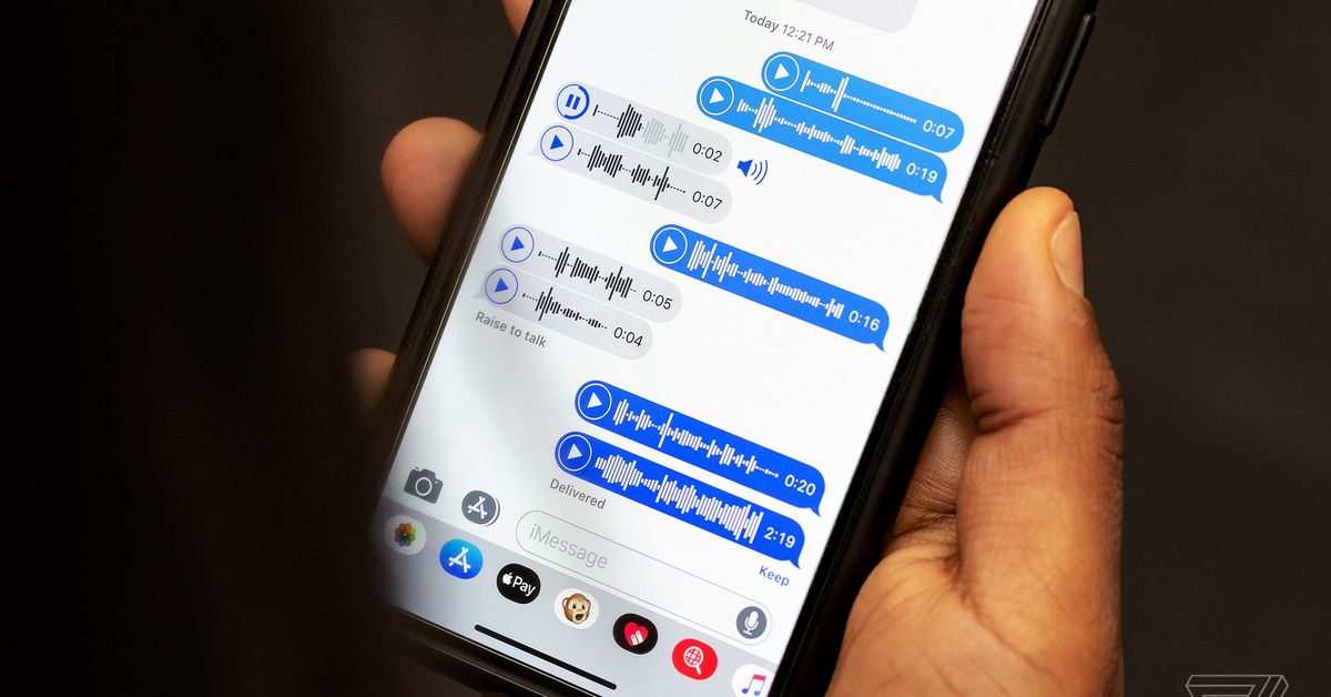 Featured image for "FCC Commissioner Calls for Apple Investigation Over Beeper Mini Shutdown"