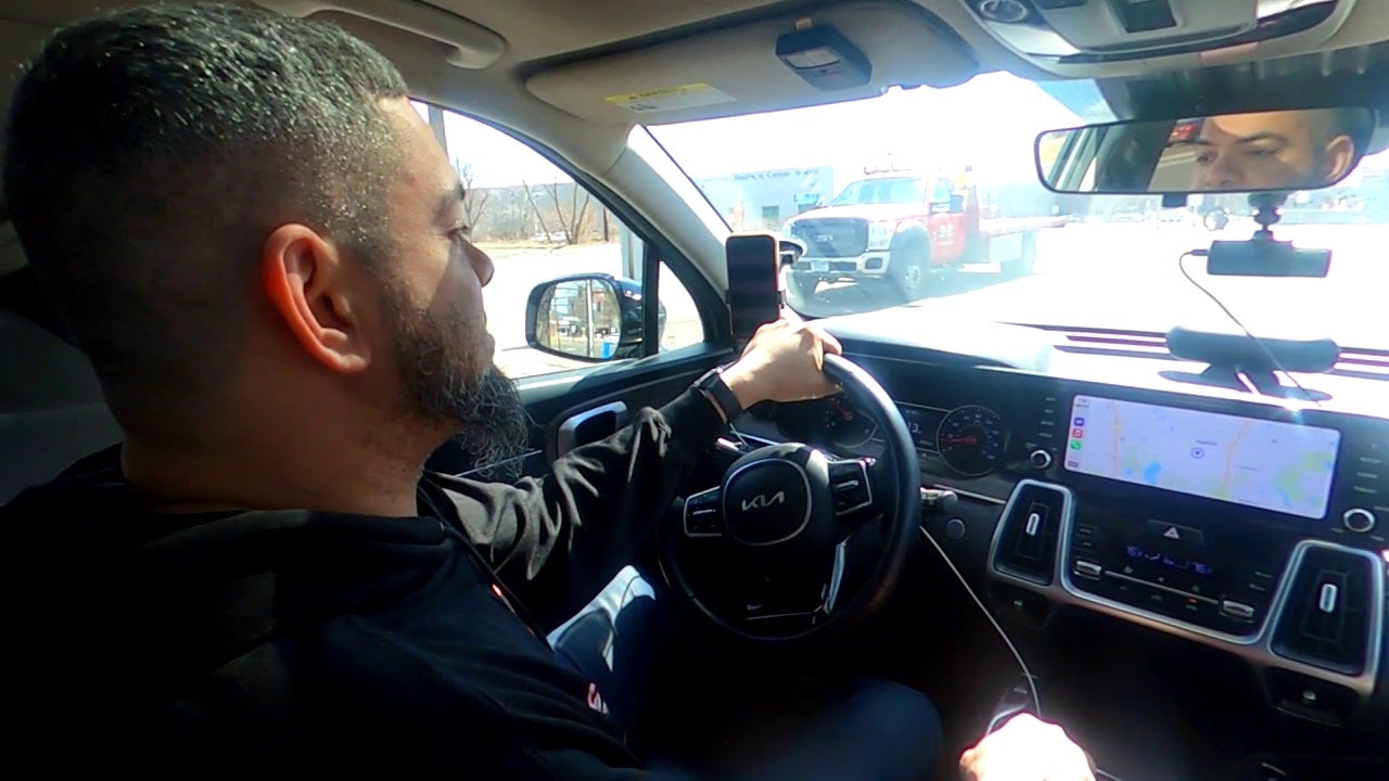 Featured image for "Minneapolis Faces Rideshare Void as Uber and Lyft Depart Amid Pay and Legislation Concerns"