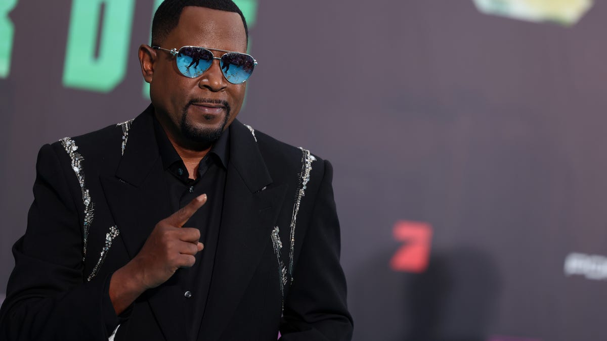 Featured image for Martin Lawrence Shuts Down Health Rumors: "I'm Healthy as Hell"