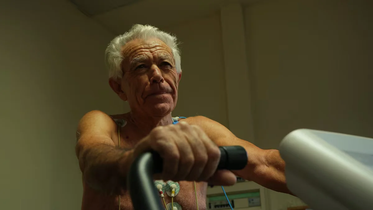 81-Year-Old 'Super López' Defies Aging with 3:39 Marathon