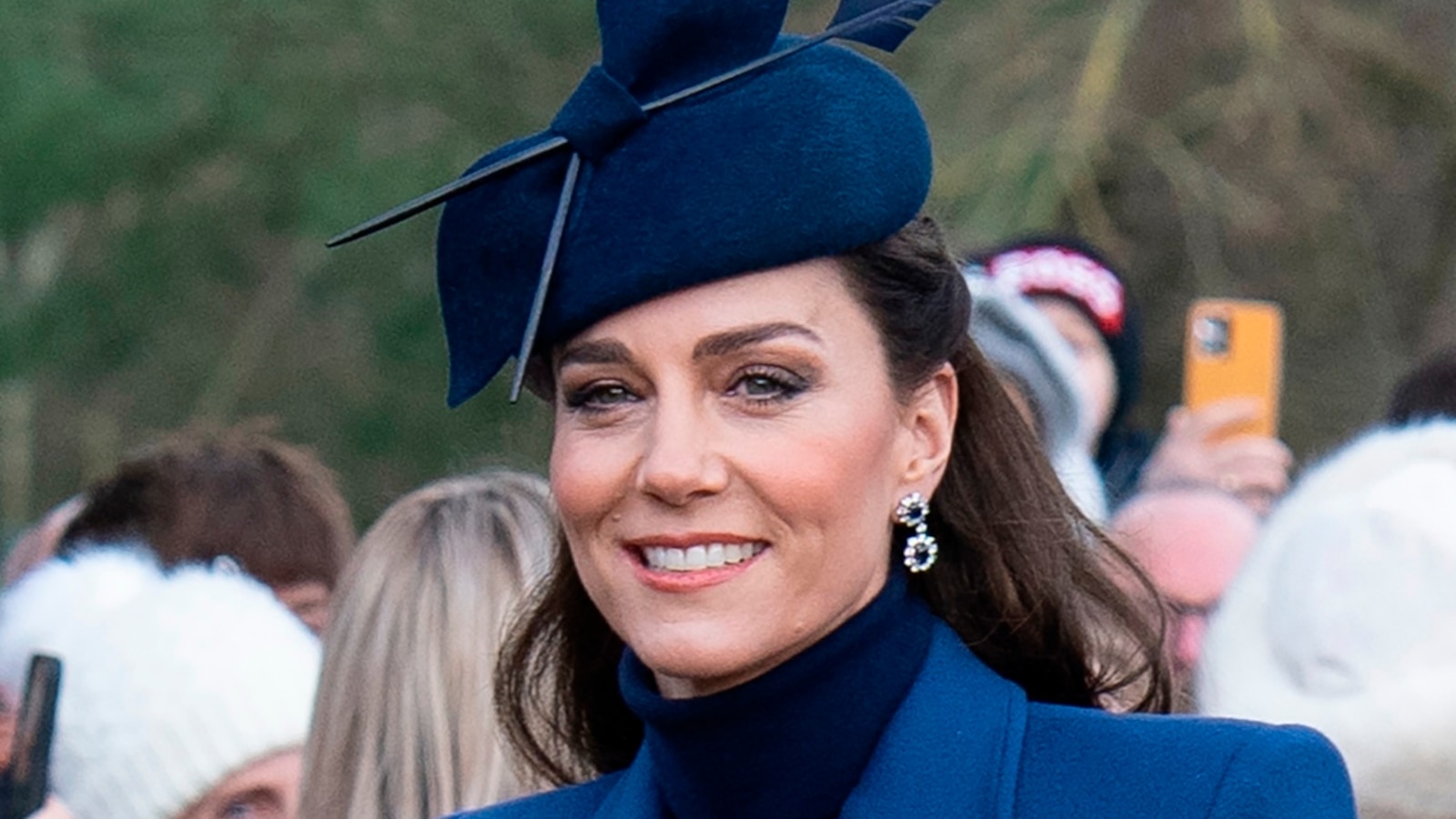 "Kate Middleton's Public Appearance with Prince William Fuels Speculation Amid Photo Editing Controversy"