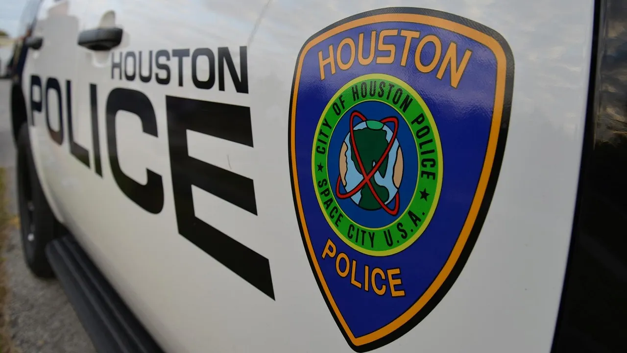 Heroic Good Samaritan Saves Wounded Houston Cop in Highway Gunfight