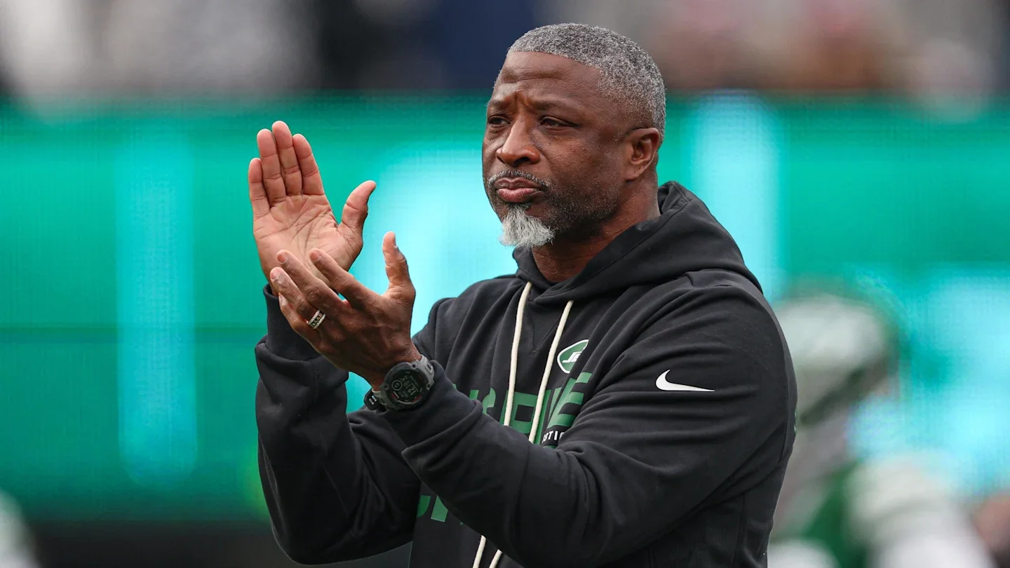 Featured image for Jets' Season Ends with Aaron Glenn Under Scrutiny