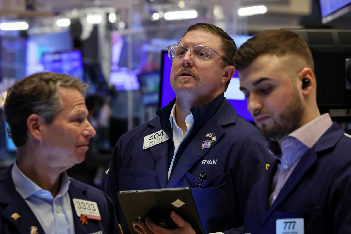 "Stocks Rebound, Retail Sales Jump: Market Focuses on Earnings Amid Mideast Tensions"