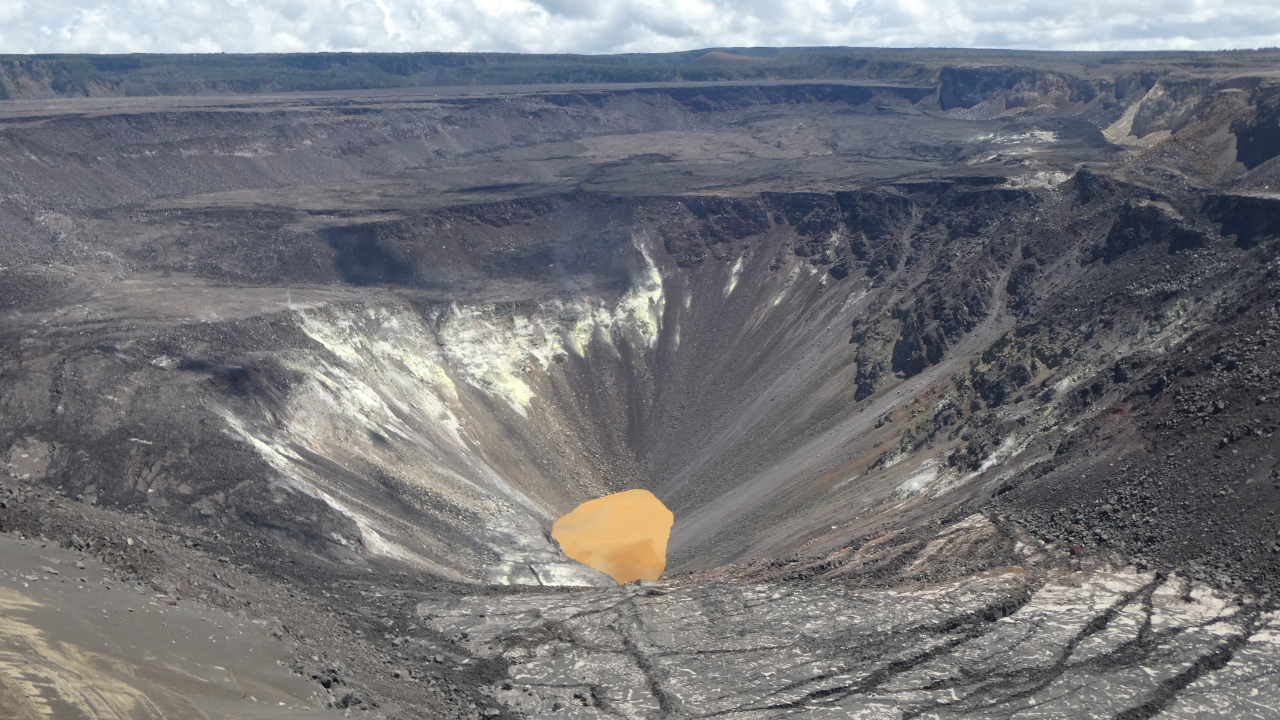 Featured image for Kīlauea Volcano's Recent Activity and Water's Role in Eruptions