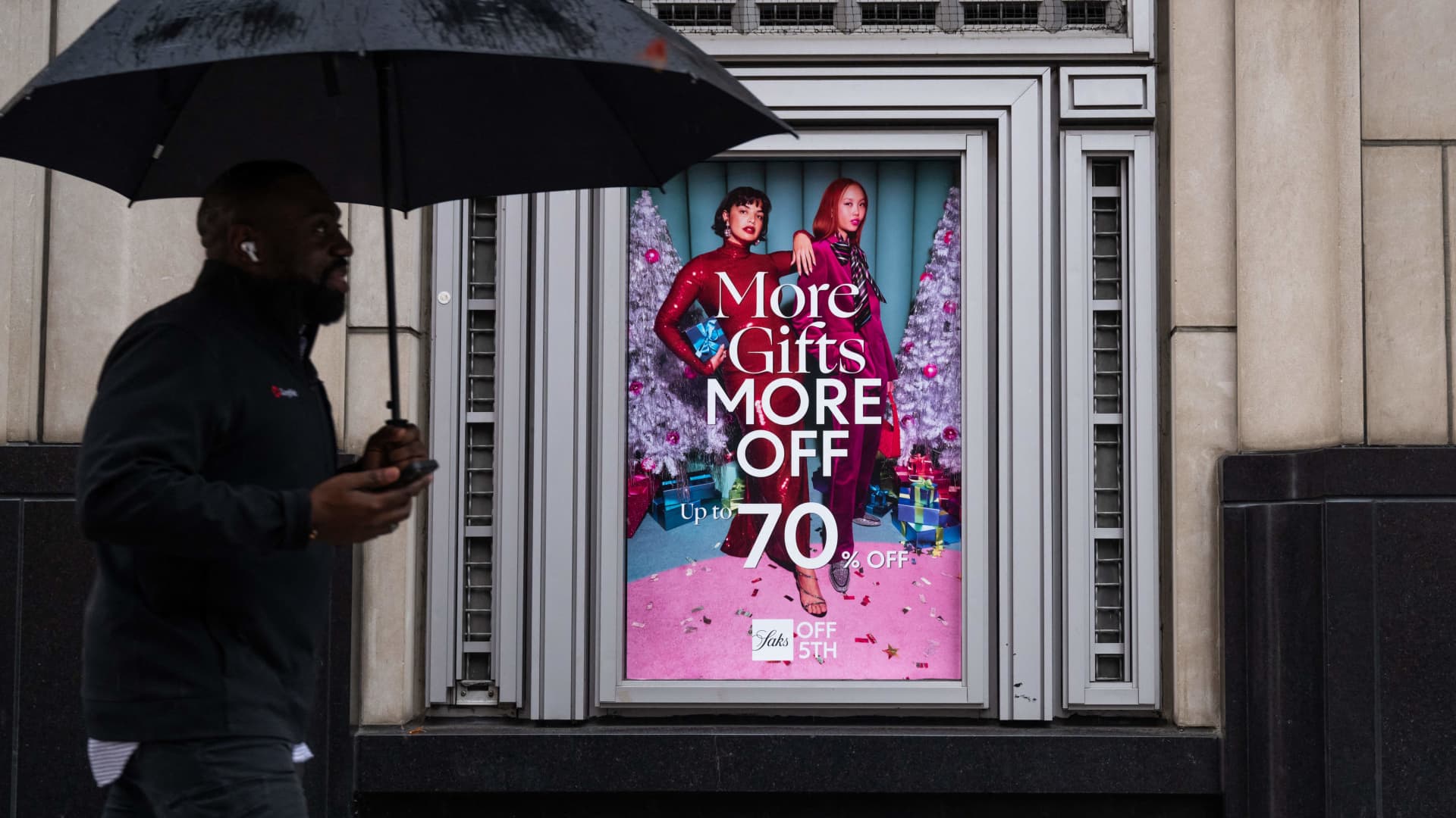 Holiday Shopping Outlook: Retailers Brace for Weak Sales Amidst Cautious Guidance and Gloomy Forecasts