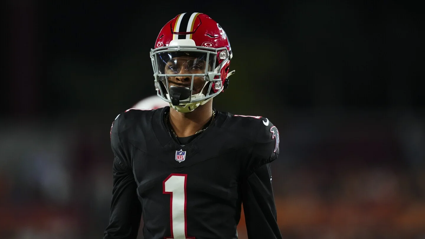 Giants land Mooney on one-year deal to bolster receiving corps