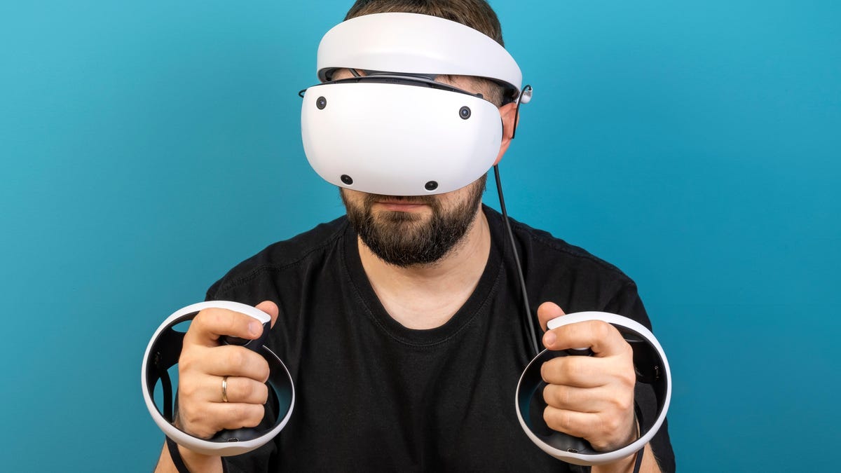 Featured image for "Sony Halts PSVR2 Production to Address Unsold Inventory Backlog"