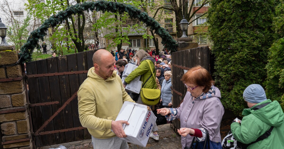 Featured image for 2022 Fundraising Hits Record Low, According to 'Giving USA' Report