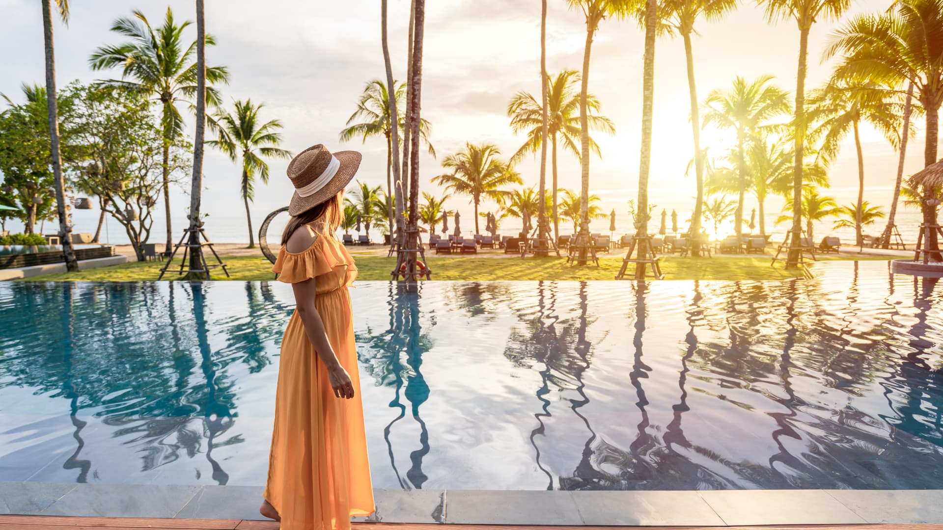 Featured image for "2024's Hottest Travel Destinations: Only 1 U.S. City Surpasses the Rest"