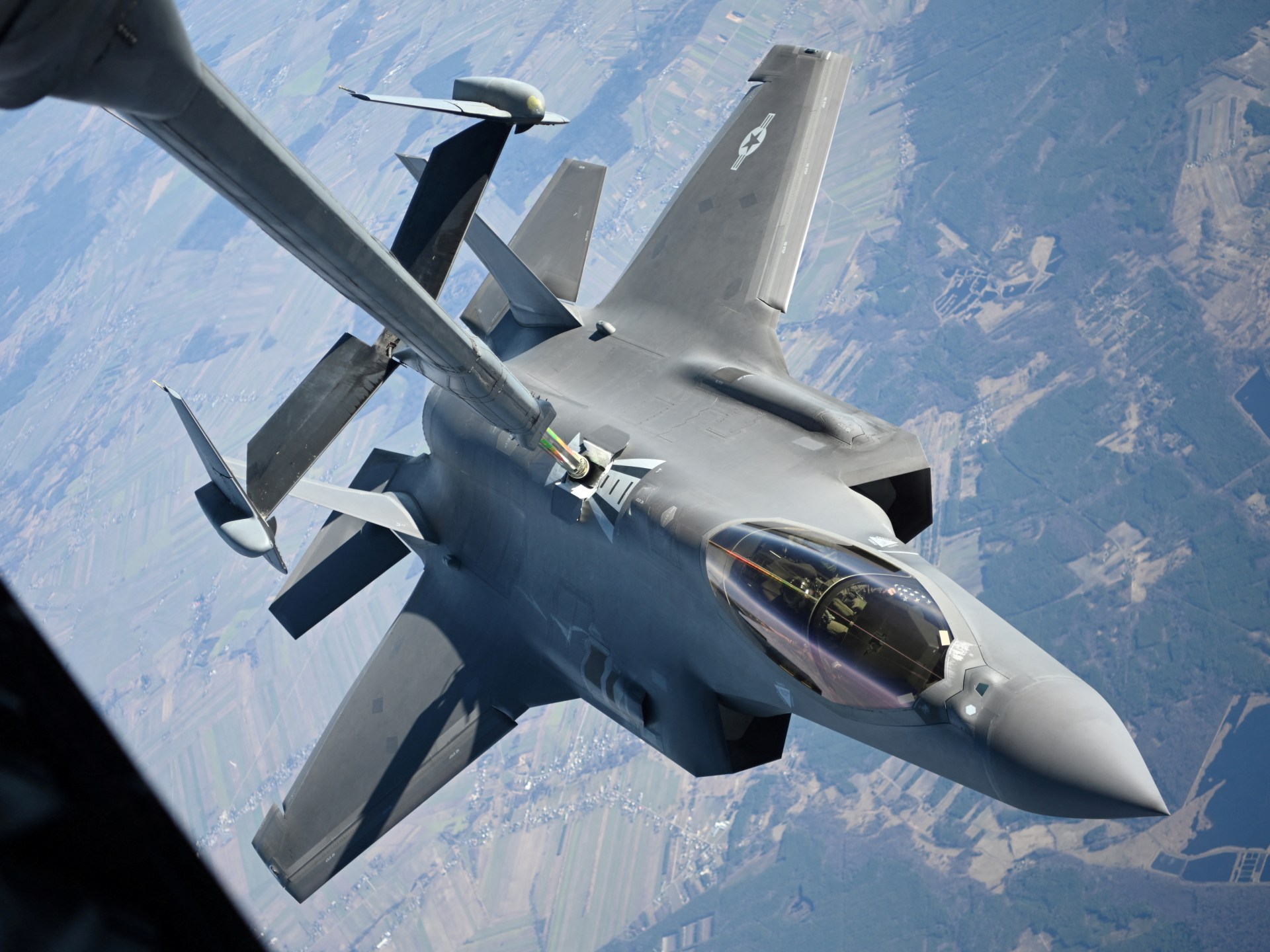 "Czech Republic to Invest $6.5bn in 24 F-35 Stealth Fighters for Defense Upgrade"