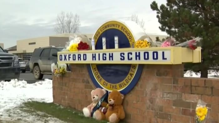 "Jury Selection Begins for Jennifer Crumbley's Trial in Oxford High School Shooting Case"