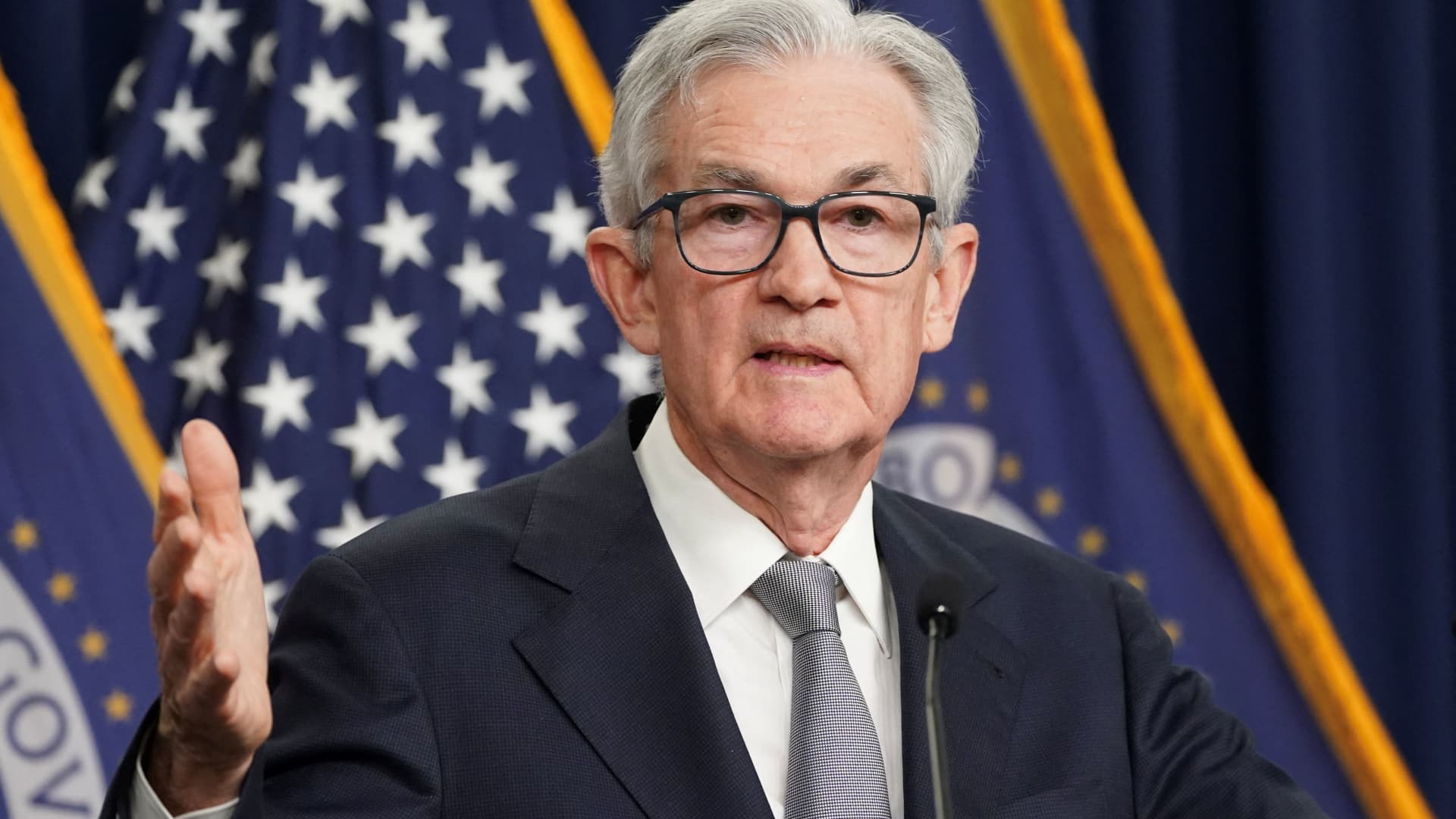 "Insights from Fed Minutes: No Indication of Rate Cuts, but Central Bank Proceeds Carefully"